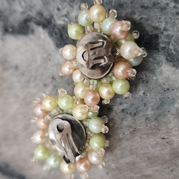 Vintage Beaded Cluster Clip-On Earrings - Picture 3 of 4